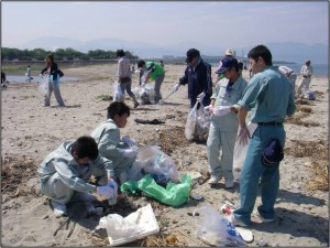 塩屋海岸清掃