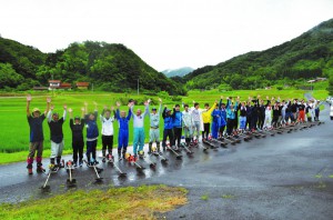 草刈り終了「バンザイ＼(^o^)／」